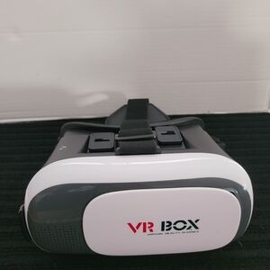Virtual Reality Headset - Black and White